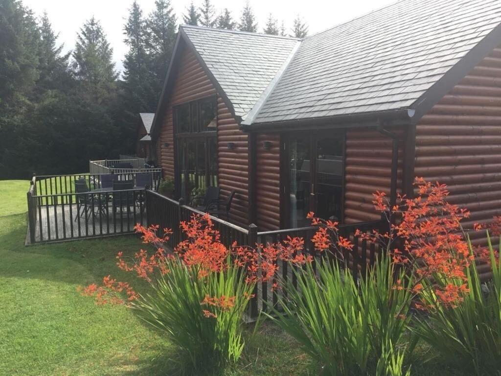 Lochside Lodge Glengoulandie Exterior photo